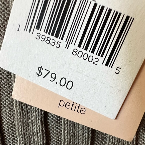 Banana Republic Ivory Tipped Gray Ribbed Sweater with silver buttons - Picture 4 of 5